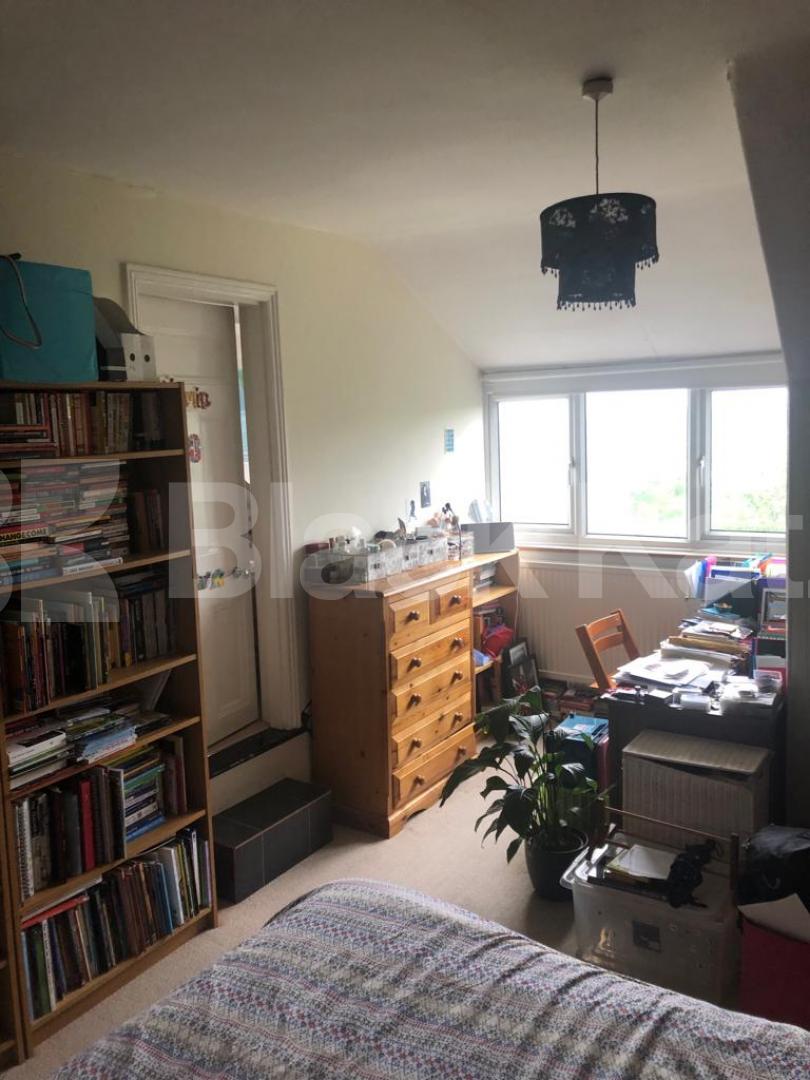 			2 Bedroom, 1 bath, 1 reception Flat			 Church Crescent, Muswell Hill